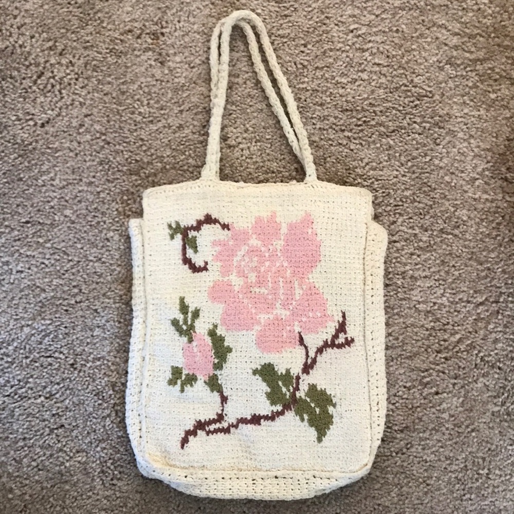 Vintage rose hand-crochet purse